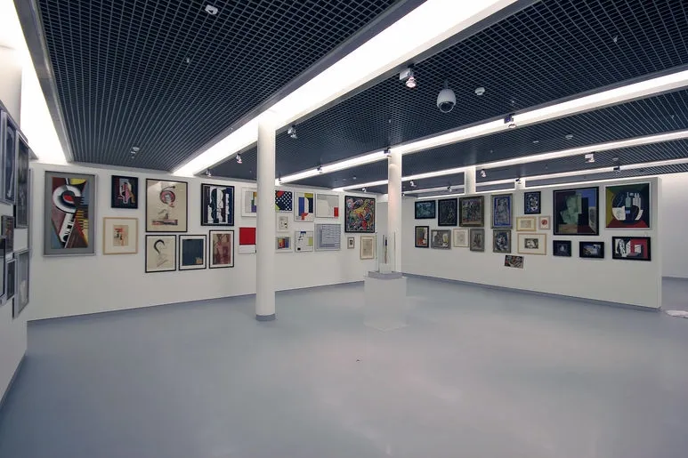 Zdjęcie Muzeum sztuki nowoczesnej w Łodzi – historia, wystawy i atrakcje
