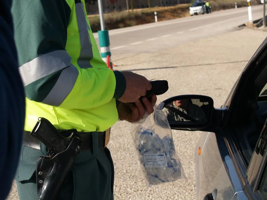 Zdjęcie Jak oszukać alkomat i uniknąć konsekwencji prawnych?