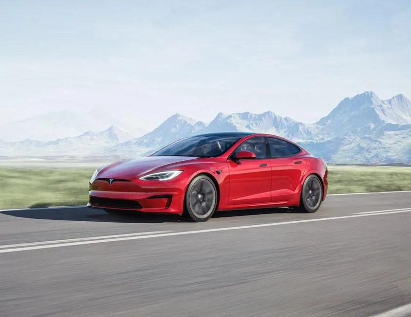 Zdjęcie Ile kWh zużywają samochody Tesla? Porównanie modeli i efektywność