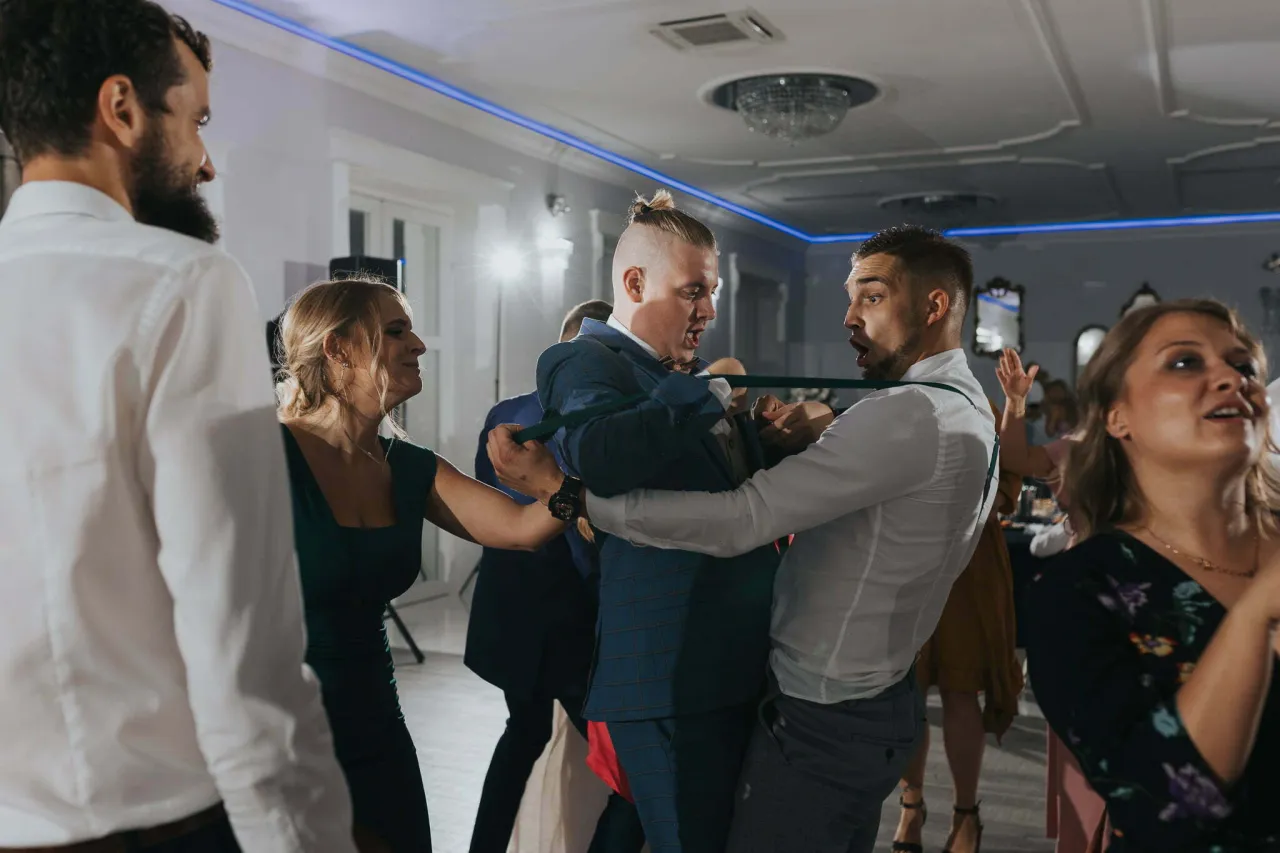 Zdjęcie Jakie pytania do DJ na wesele, aby uniknąć rozczarowania?