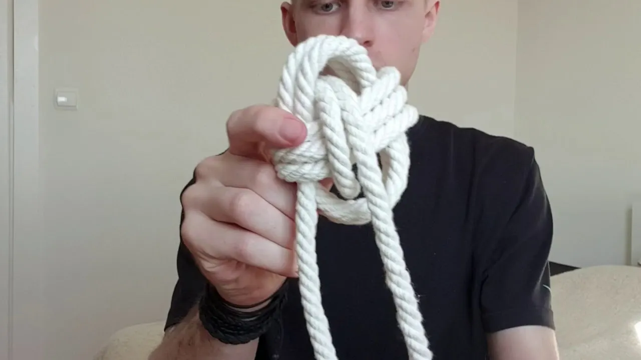 Zdjęcie Jak zrobić zabawkę dla psa ze sznurka? Prosty poradnik DIY