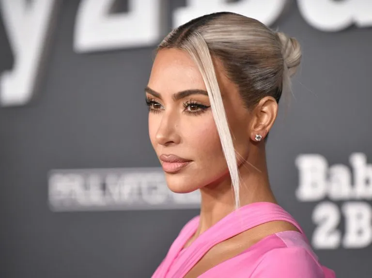 Zdjęcie Kim Kardashian bez makijażu – zaskakujące zdjęcia i reakcje fanów