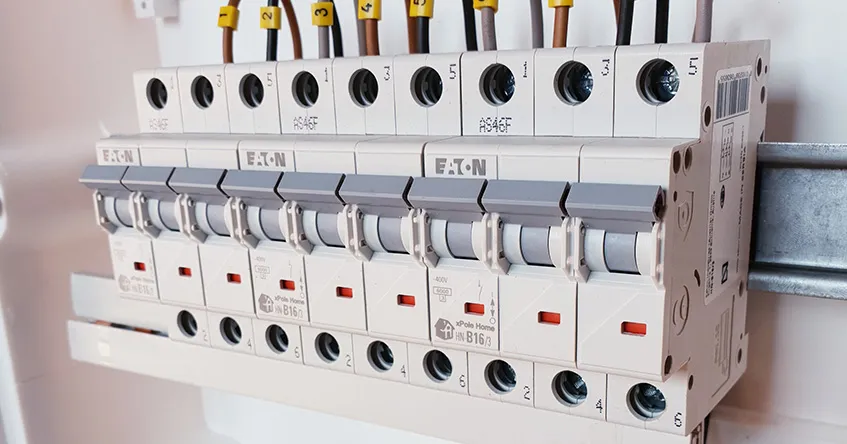 Zdjęcie Czy rozdzielnia elektryczna może być w kotłowni? Sprawdź przepisy i zasady bezpieczeństwa