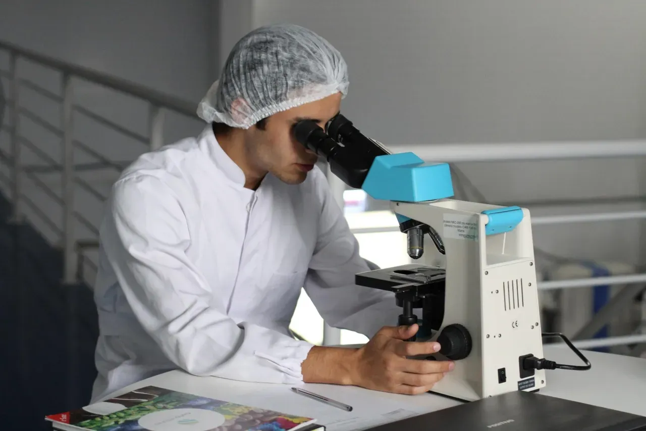 Zdjęcie Odkrycia biologiczne, które zmieniły świat i uratowały miliony ludzi