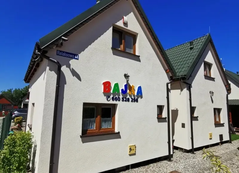 Zdjęcie Tanie noclegi nad morzem: Jak znaleźć i zarezerwować? Przewodnik