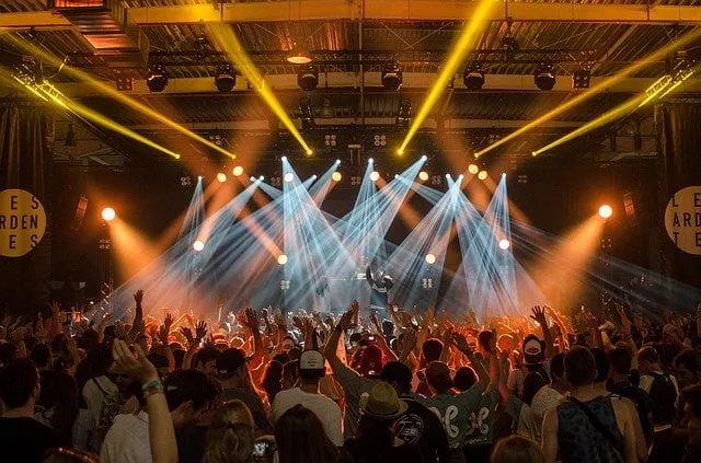 Zdjęcie Gdzie zagrać koncert w Warszawie? Odkryj najlepsze miejsca i ich możliwości