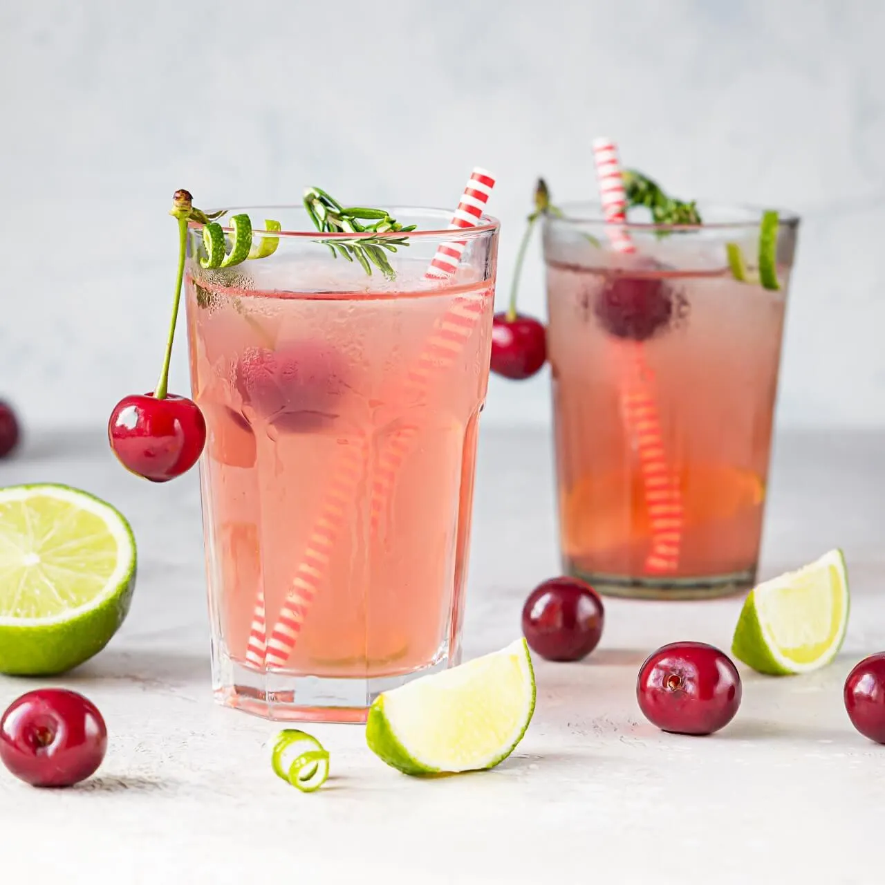Zdjęcie Najlepsze drinki z wódką wiśniową, które musisz spróbować teraz