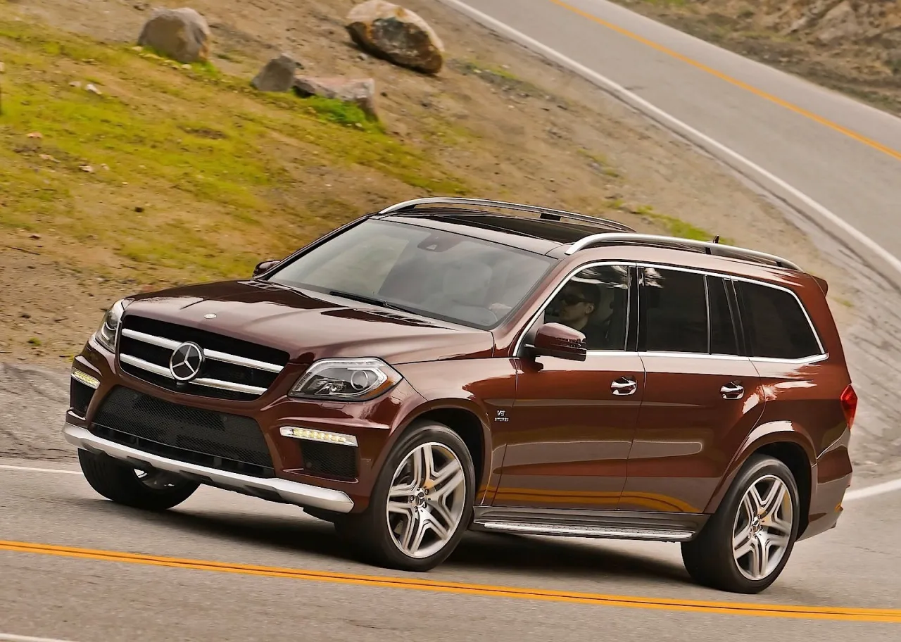 Zdjęcie Mercedes GL 63 AMG – wszystko, co musisz wiedzieć przed zakupem