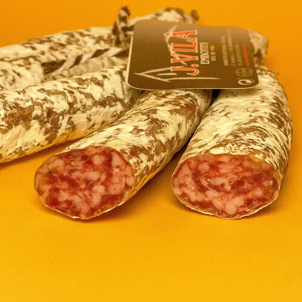 Zdjęcie Kiełbasa salami: odkryj wyjątkowy smak i tajniki jej produkcji