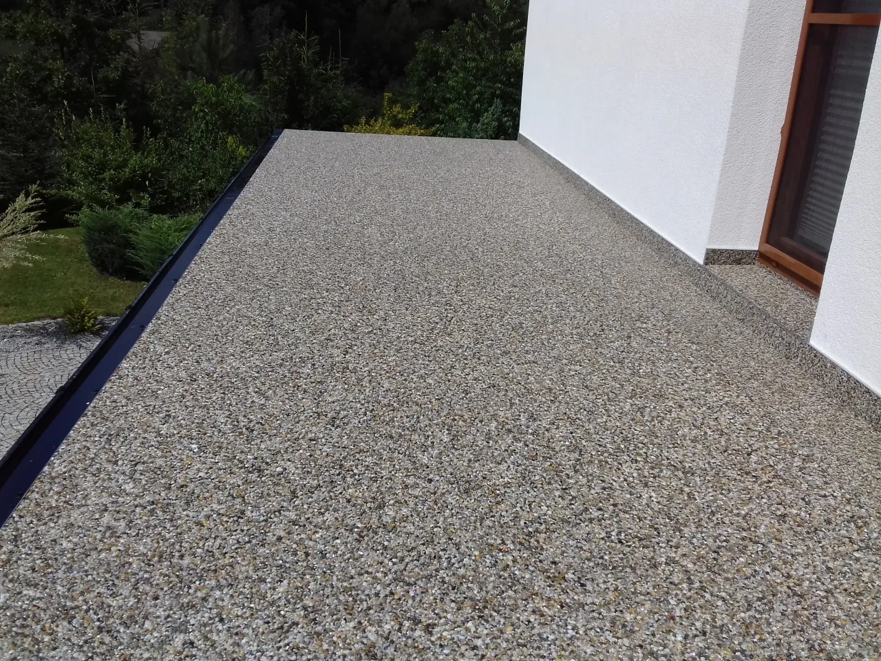 Zdjęcie Betonowy dywan - Innowacyjny i elegancki dekoracyjny kamienny dekor