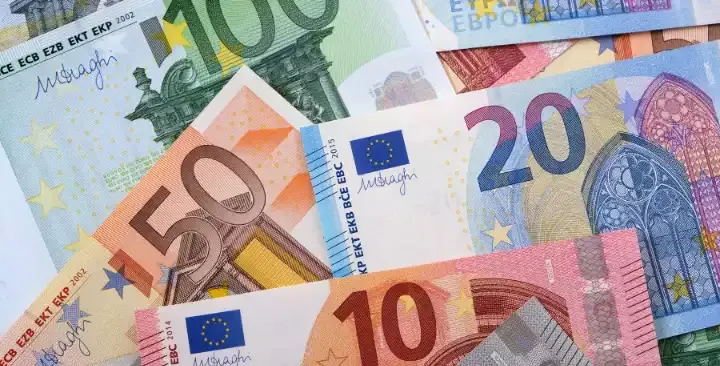 Zdjęcie À combien EDF rachète le kWh ? Tarifs et conditions à connaître