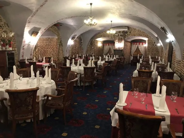 Zdjęcie Gdzie zjeść w Rynie? Odkryj najlepsze restauracje i dania