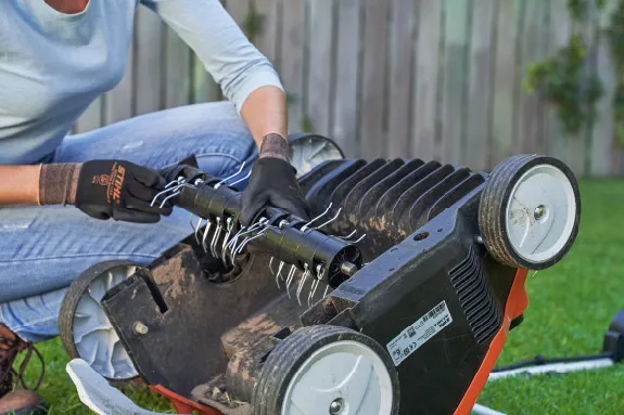 Zdjęcie Aeracja trawnika: Kiedy? Sprawdź idealne terminy i rady eksperta