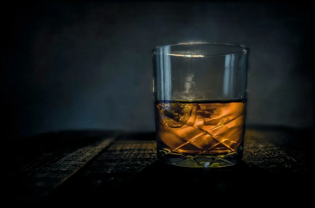 Zdjęcie Czym się różni whisky od whiskey? Kluczowe różnice i fakty
