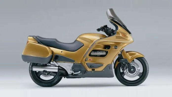 Zdjęcie Honda ST 1100 czy warto kupić? Sprawdź zalety i wady tego motocykla