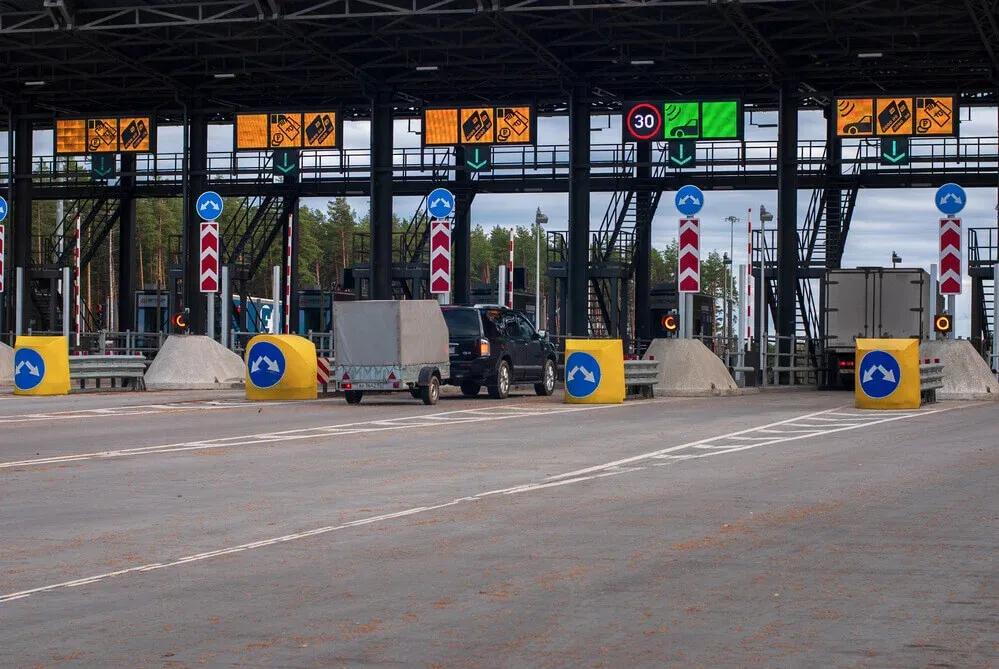 Zdjęcie Jak płacić telefonem za autostradę i unikać kolejek na bramkach