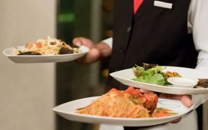 Zdjęcie Gdzie zjeść w Chojnicach? Odkryj najlepsze restauracje i smaki