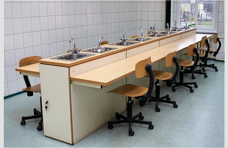 Zdjęcie Jak powinno wyglądać laboratorium chemiczne, aby zapewnić bezpieczeństwo?
