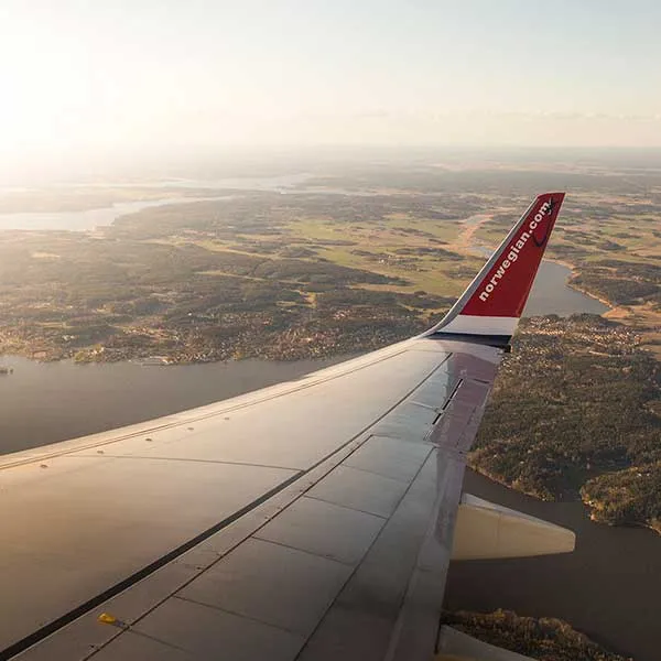Zdjęcie Co można przewieźć w bagażu podręcznym do Norwegii? Ważne zasady