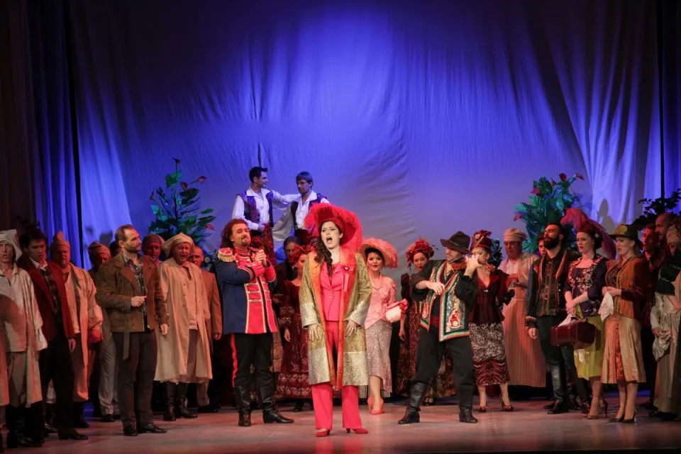 Zdjęcie Janusz Ratajczak tenor - niezwykła kariera i osiągnięcia w operze