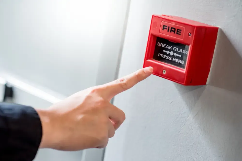 Zdjęcie Jak wyłączyć alarm przeciwpożarowy w domu bez ryzyka i problemów