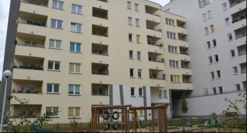Zdjęcie Czy można wykupić mieszkanie komunalne w Warszawie? Sprawdź warunki