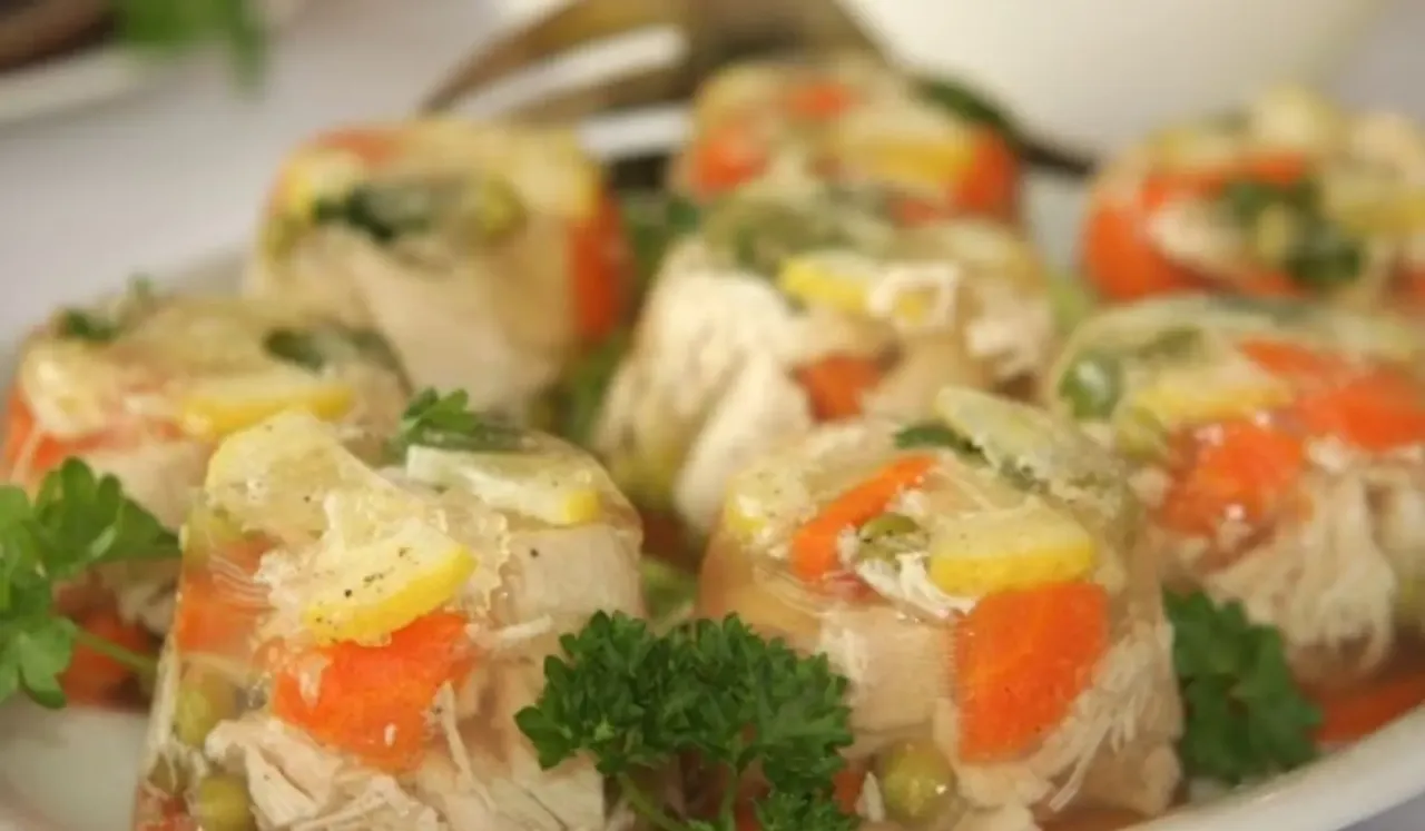 Zdjęcie Czy galaretka z kurczaka jest dietetyczna? Sprawdź jej zdrowotne korzyści