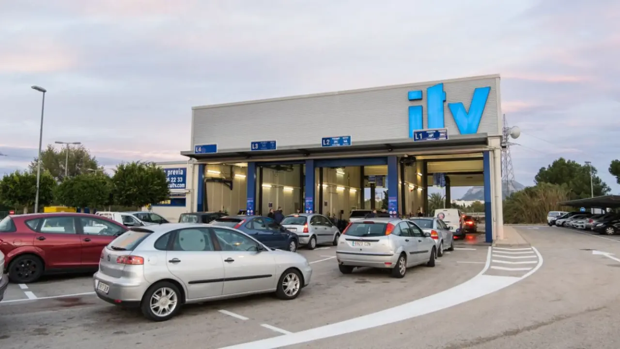 Zdjęcie Cuándo se pasa la primera itv de un coche nuevo y evita multas innecesarias