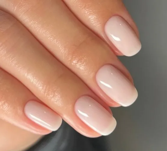 Zdjęcie Jaki kolor paznokci na wiosnę? Trendy, które musisz znać