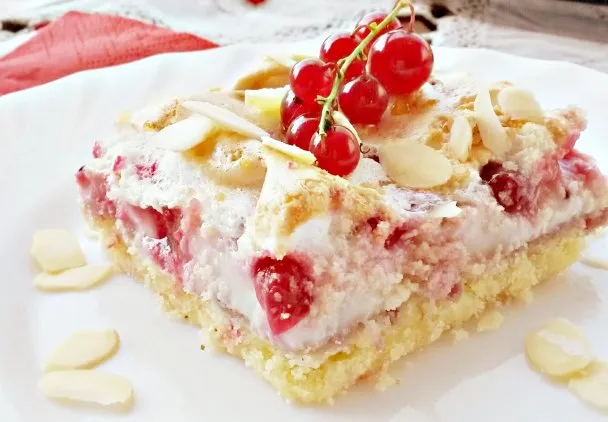 Zdjęcie Kruche ciasto z porzeczkami. Prosty przepis na wyjątkowy deser z budyniem