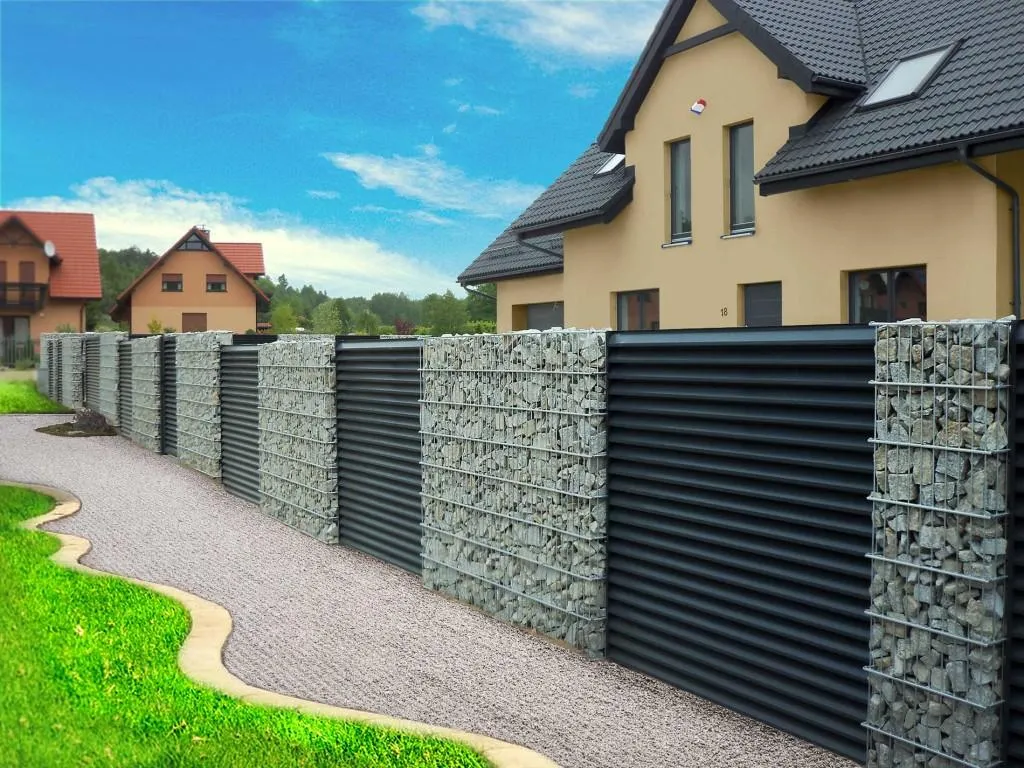 Zdjęcie Ile kosztuje ogrodzenie działki 1000m2? Ceny i porady, które zaskoczą