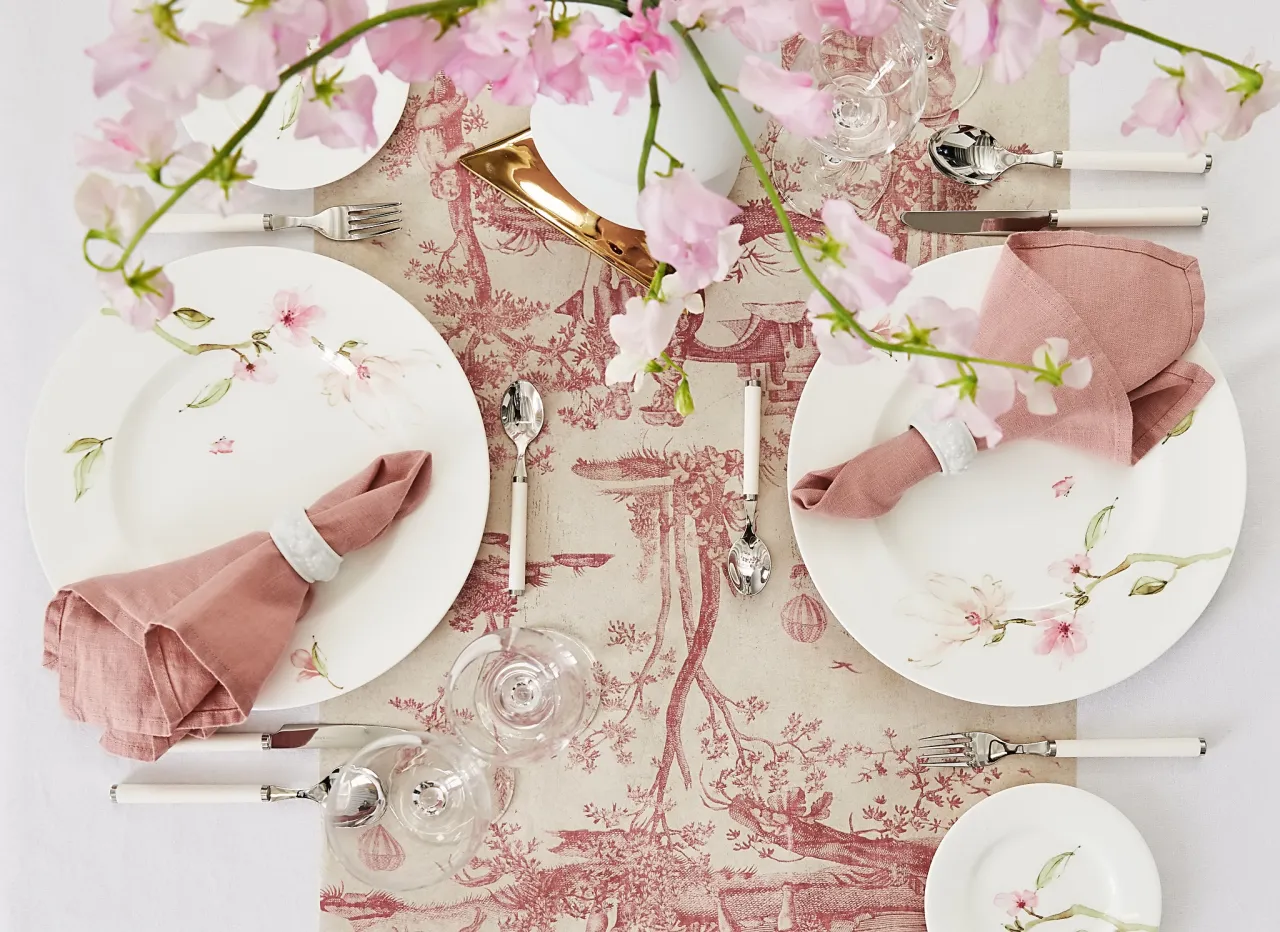 Zdjęcie Jak złożyć serwetki papierowe na stole – proste pomysły na piękną dekorację