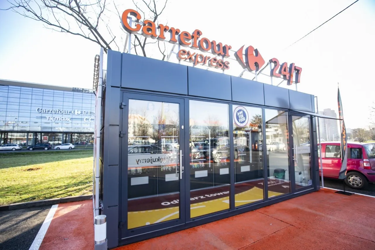 Zdjęcie Czy w Kołobrzegu jest Carrefour? Sprawdź lokalizację i ofertę sklepu