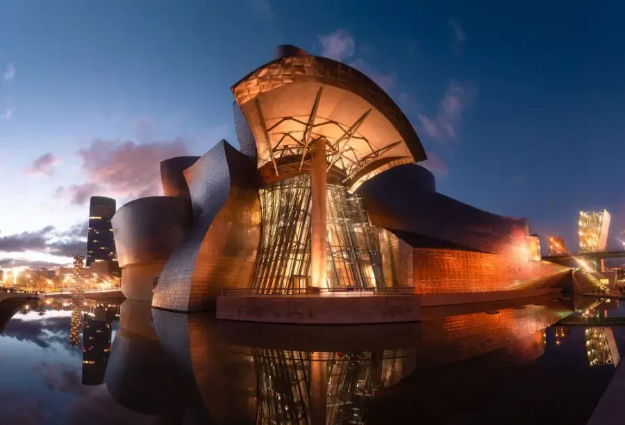 Zdjęcie Muzeum sztuki nowoczesnej w Bilbao: historia, architektura i wystawy