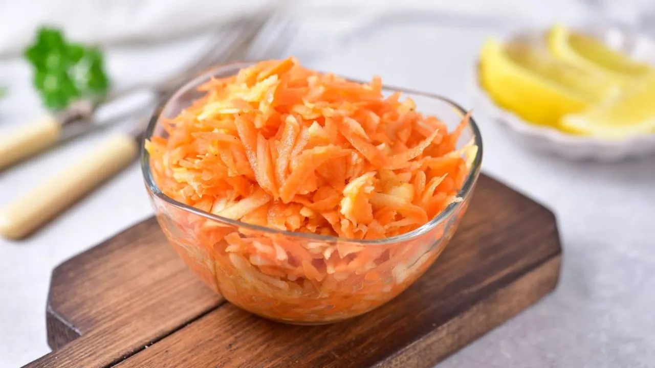 Zdjęcie Czym doprawić surówkę z marchewki, aby zaskoczyć swoich gości?