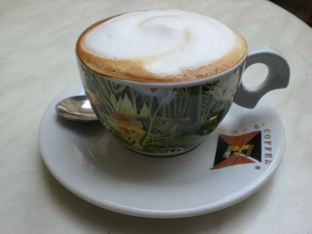 Zdjęcie Czy cappuccino to kawa? Odkryj prawdę o tym napoju kawowym