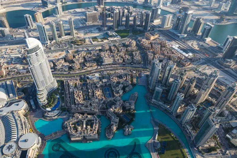 Zdjęcie Czas lotu do Dubaju - poznaj rzeczywisty czas trwania rejsów z Polski