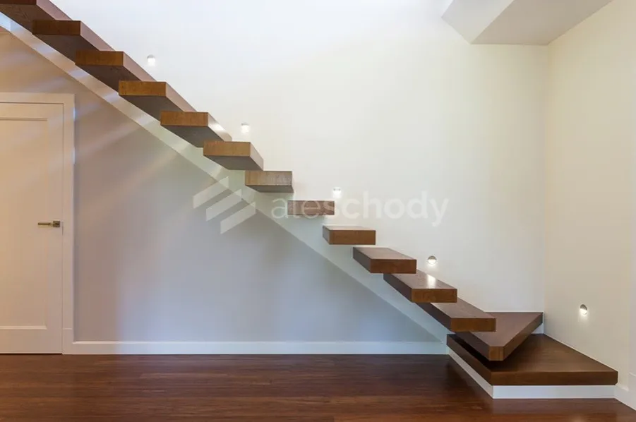 Zdjęcie Schody bez balustrady: nowoczesny design dla Twojego wnętrza