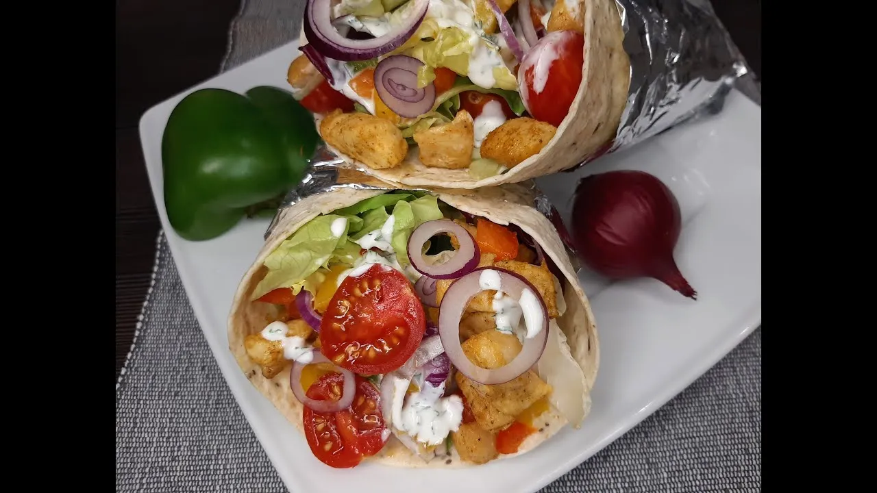 Zdjęcie Rollo kebab co to jest - poznaj składniki i wyjątkowy smak tej potrawy