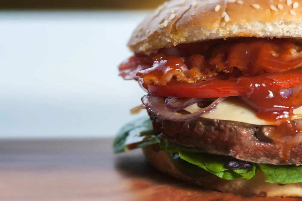 Zdjęcie Najlepsze sosy do hamburgera, które poprawią smak Twojego burgera