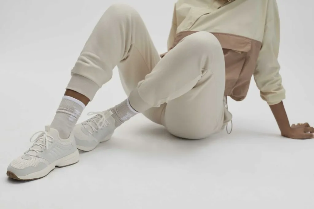 Zdjęcie Jakie skarpetki do białych adidas&oacute;w? Poradnik i inspiracje