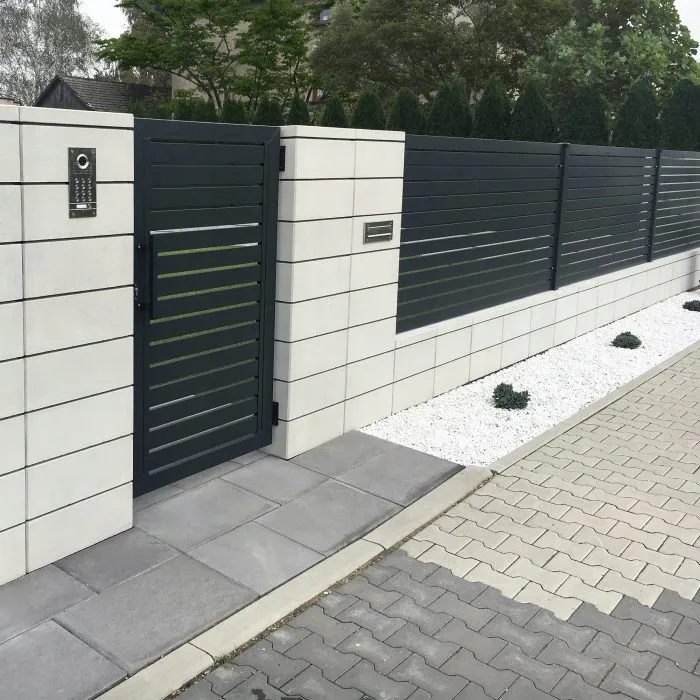 Zdjęcie Ile kosztuje przęsło płotu betonowego? Zaskakujące ceny i porady