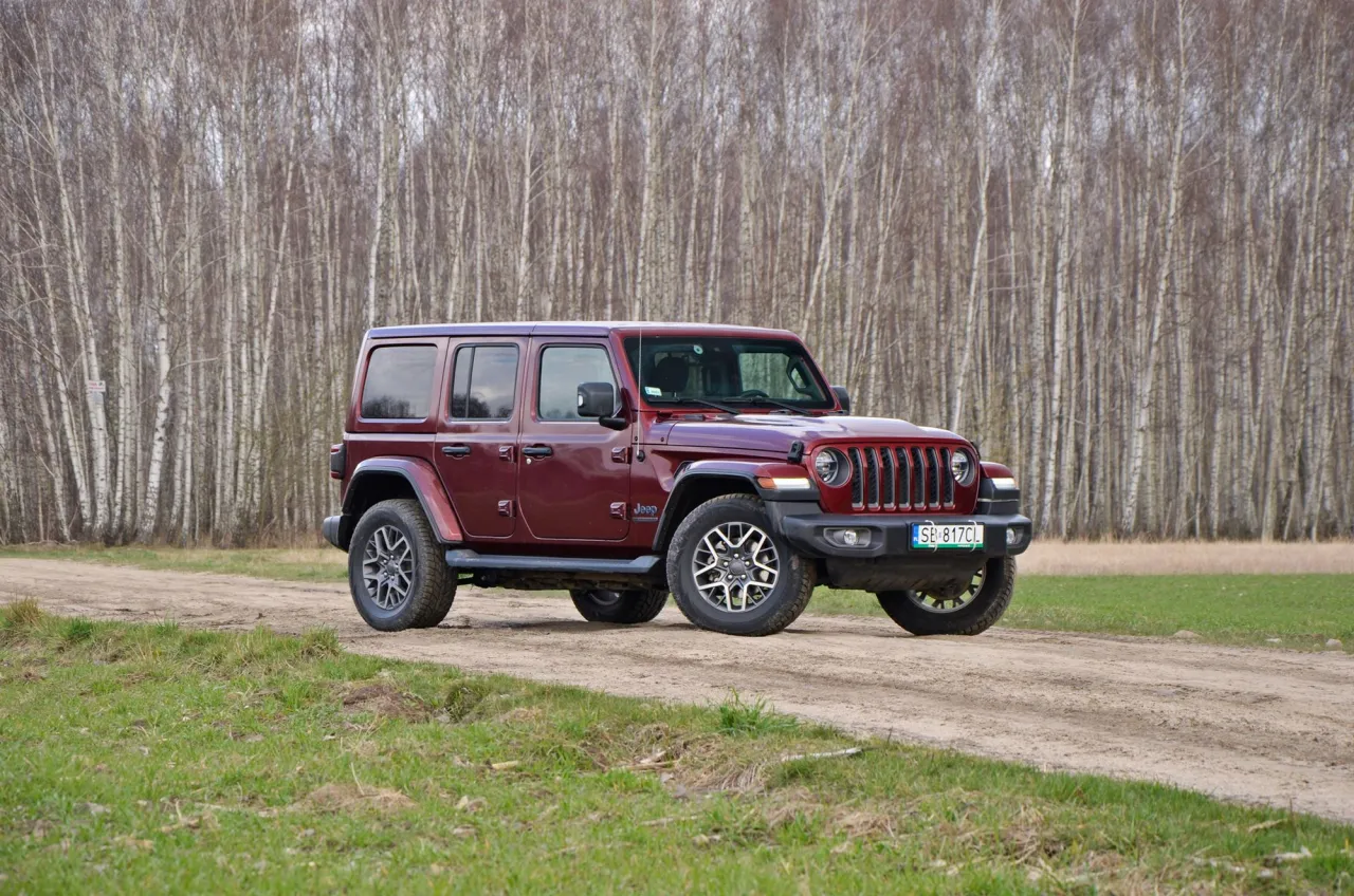 Zdjęcie Ile pali Jeep Wrangler? Sprawdź, ile naprawdę zużywa paliwa