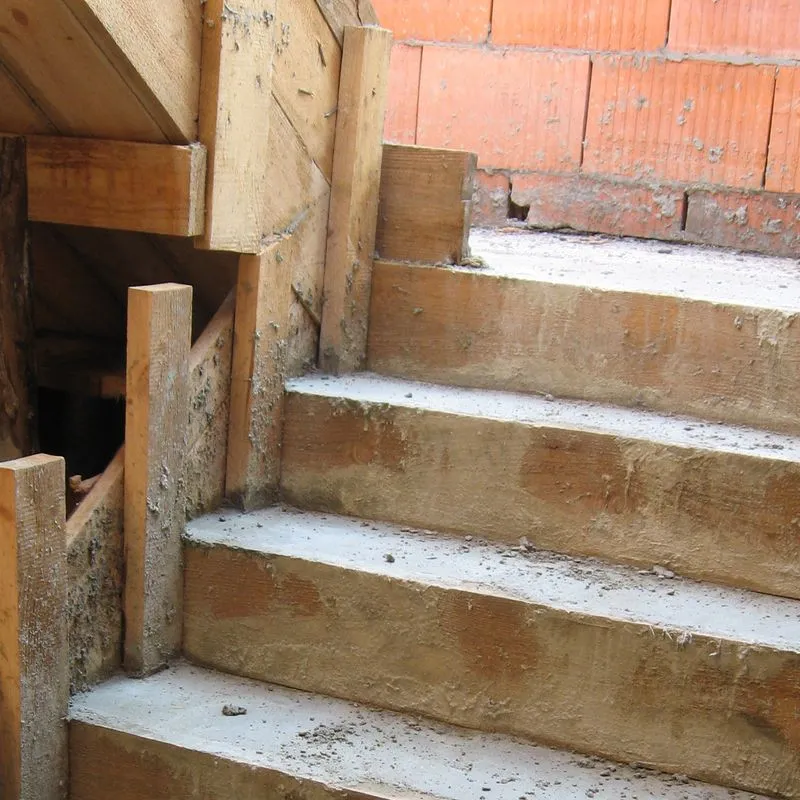 Zdjęcie Jak wykonać fundament pod schody wewnętrzne bez błędów i kosztów