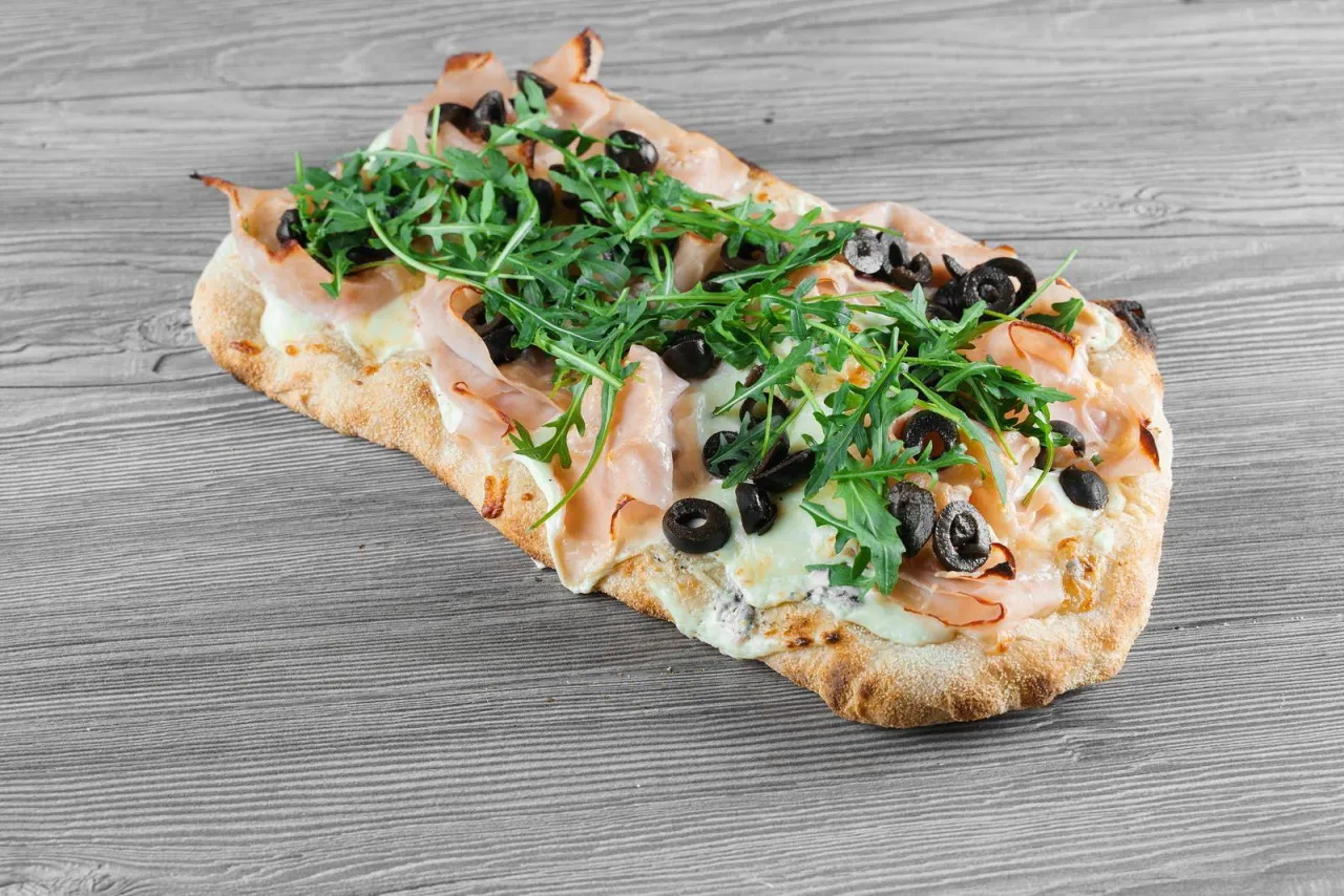 Zdjęcie Przepis na pizzę jak z restauracji - smak, który zachwyci każdego