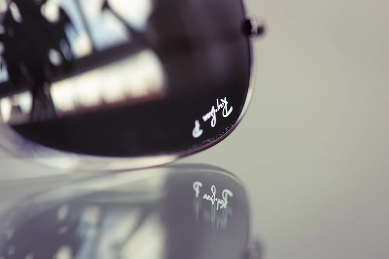 Zdjęcie Czy warto kupić oprawki Ray-Ban? Sprawdź jakość i autentyczność