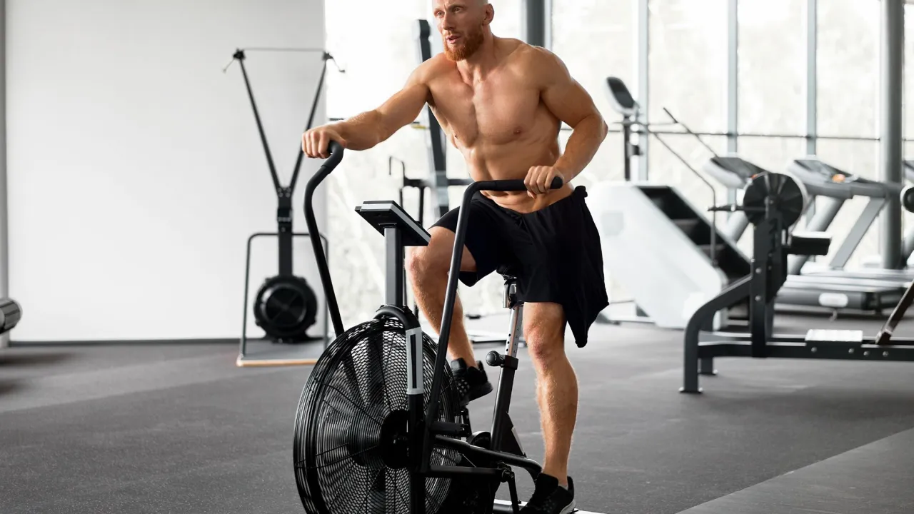 Zdjęcie Ile trwa trening CrossFit? Poznaj 60-minutową strukturę!