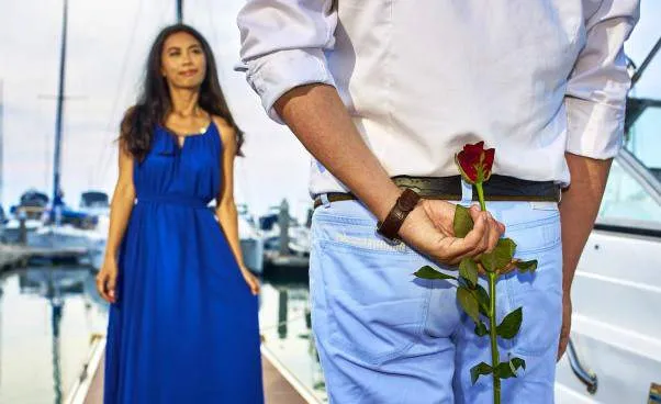 Zdjęcie Jak flirtować na pierwszej randce: skuteczne techniki i porady