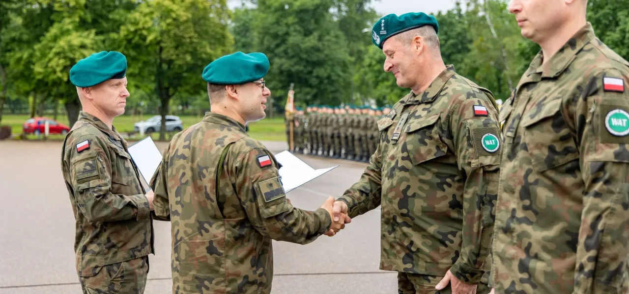 Zdjęcie Jaki stopień wojskowy po studiach WAT? Zaskakujące fakty o kwalifikacjach