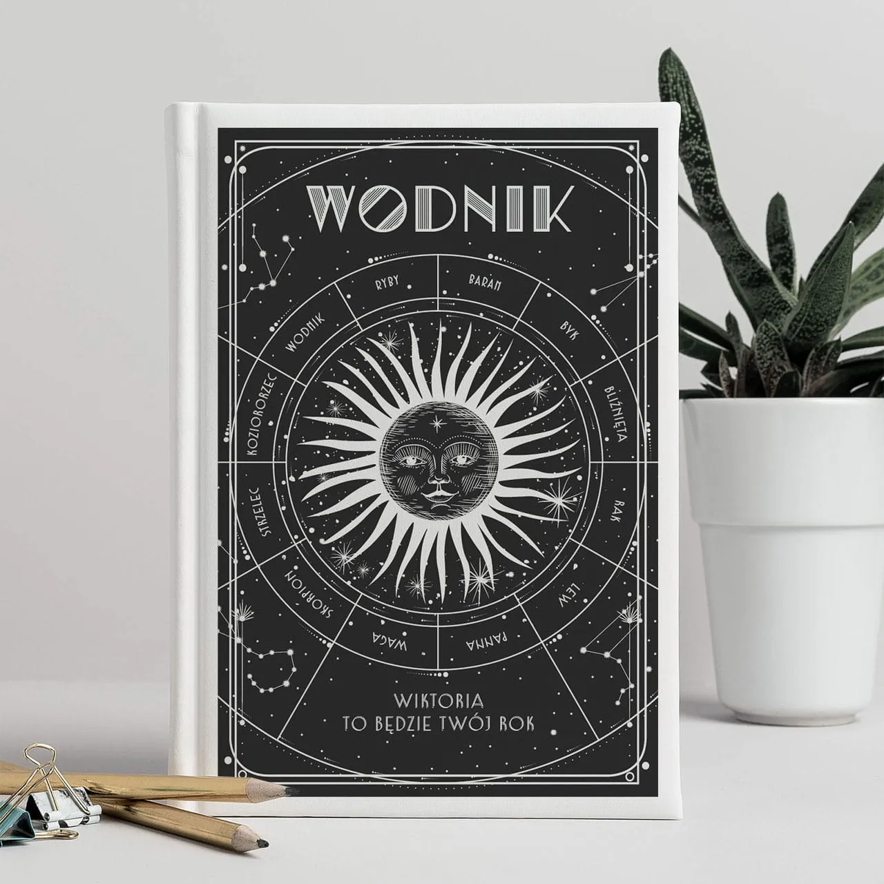Zdjęcie Najlepsze prezenty astrologiczne, które oczarują miłośników zodiaku